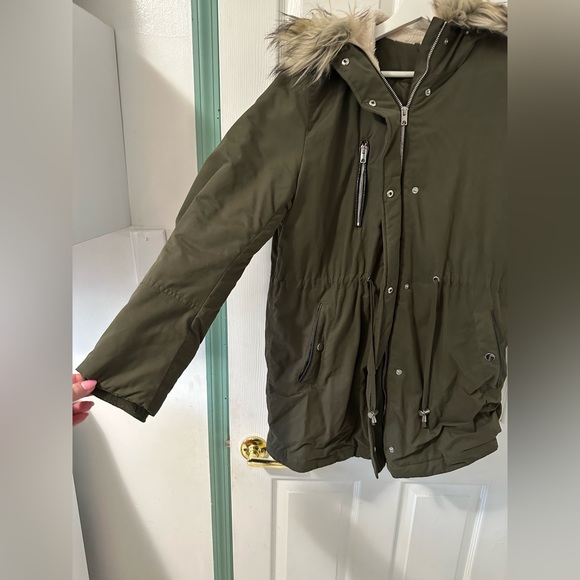 H&M winter jacket - Picture 2 of 9